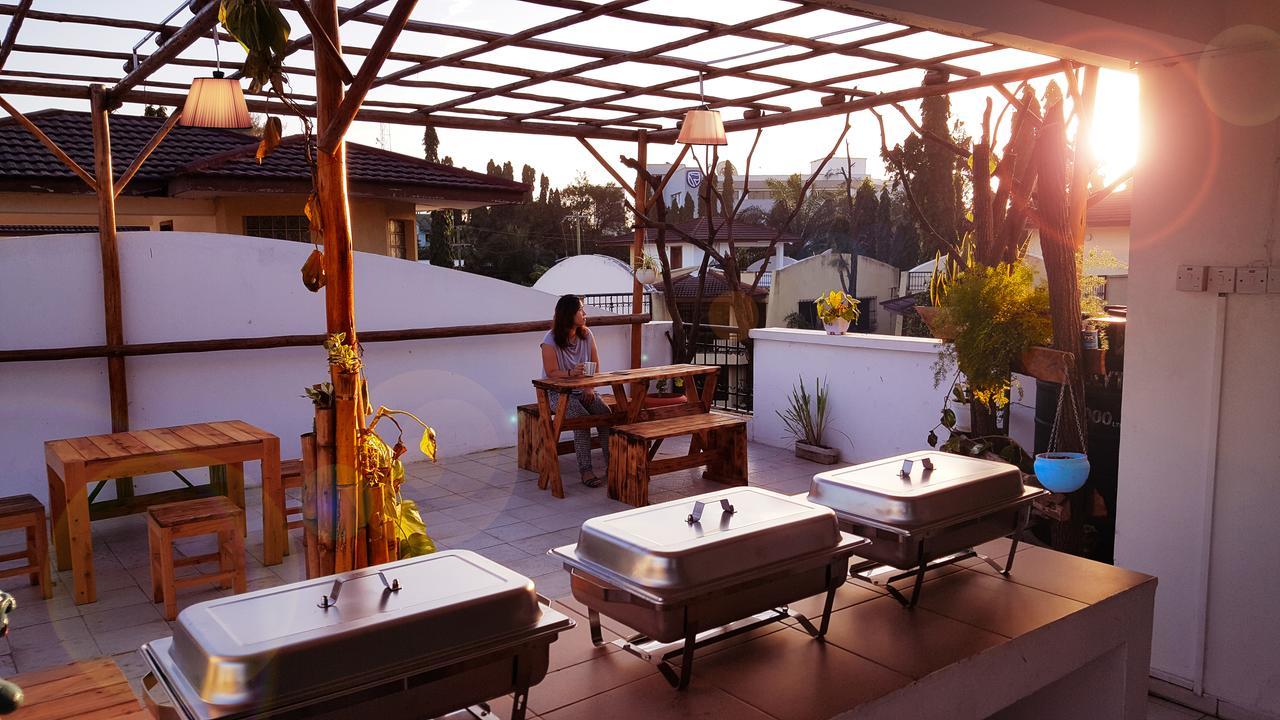 Hunch Backpackers Hostel Dar es Salaam Exterior photo