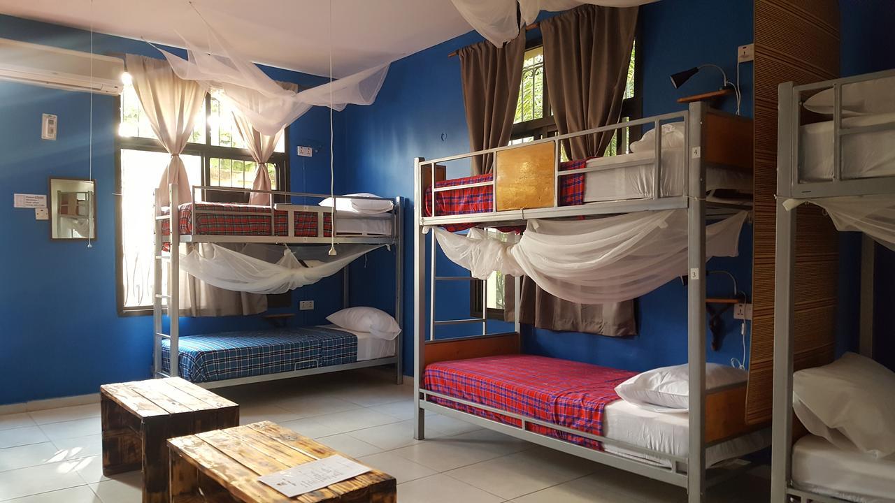 Hunch Backpackers Hostel Dar es Salaam Exterior photo
