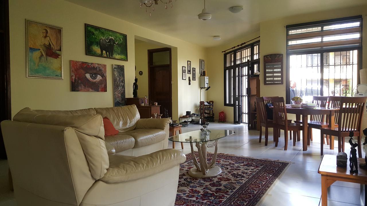 Hunch Backpackers Hostel Dar es Salaam Exterior photo
