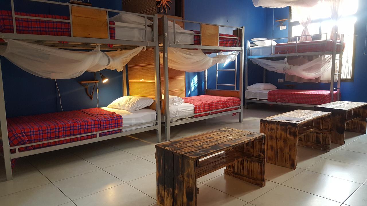 Hunch Backpackers Hostel Dar es Salaam Exterior photo
