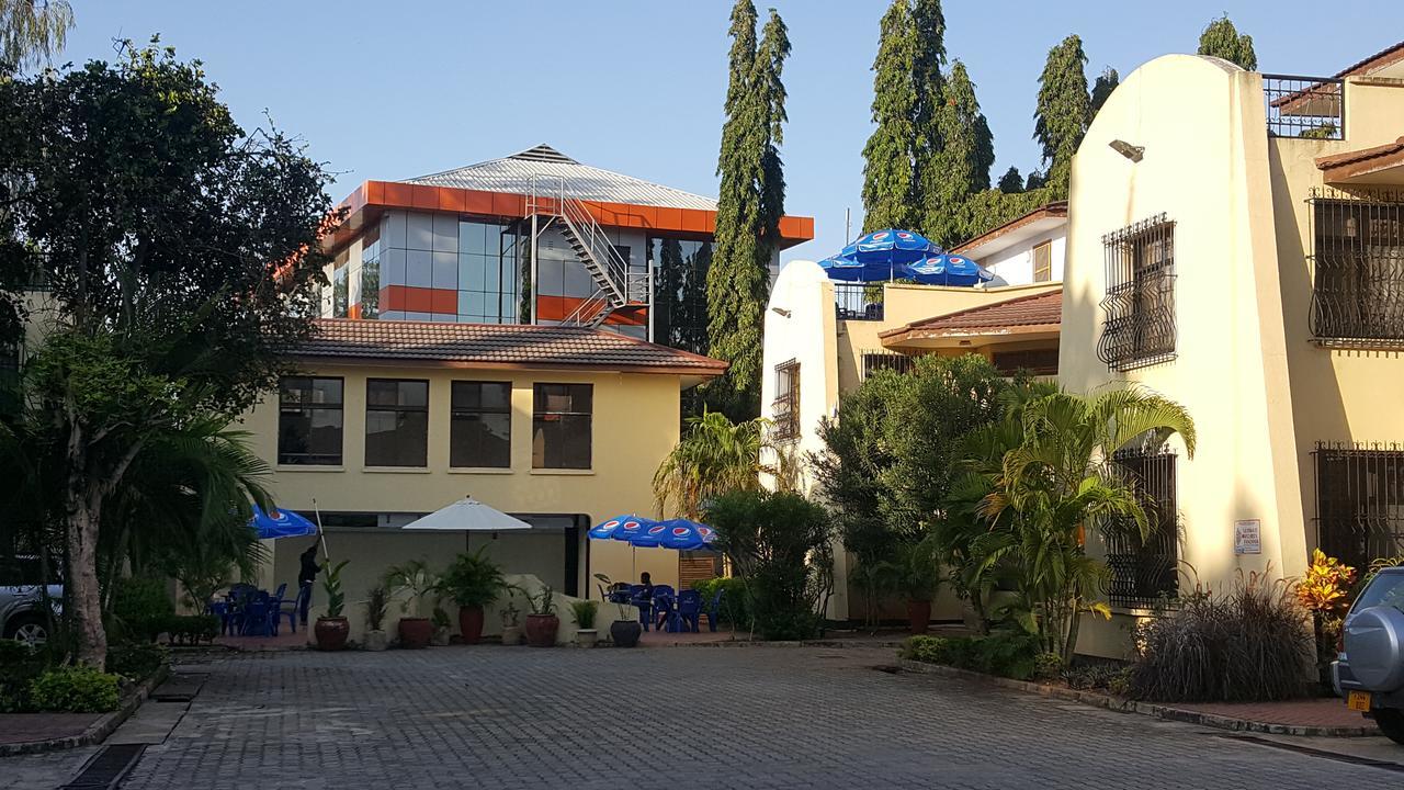 Hunch Backpackers Hostel Dar es Salaam Exterior photo