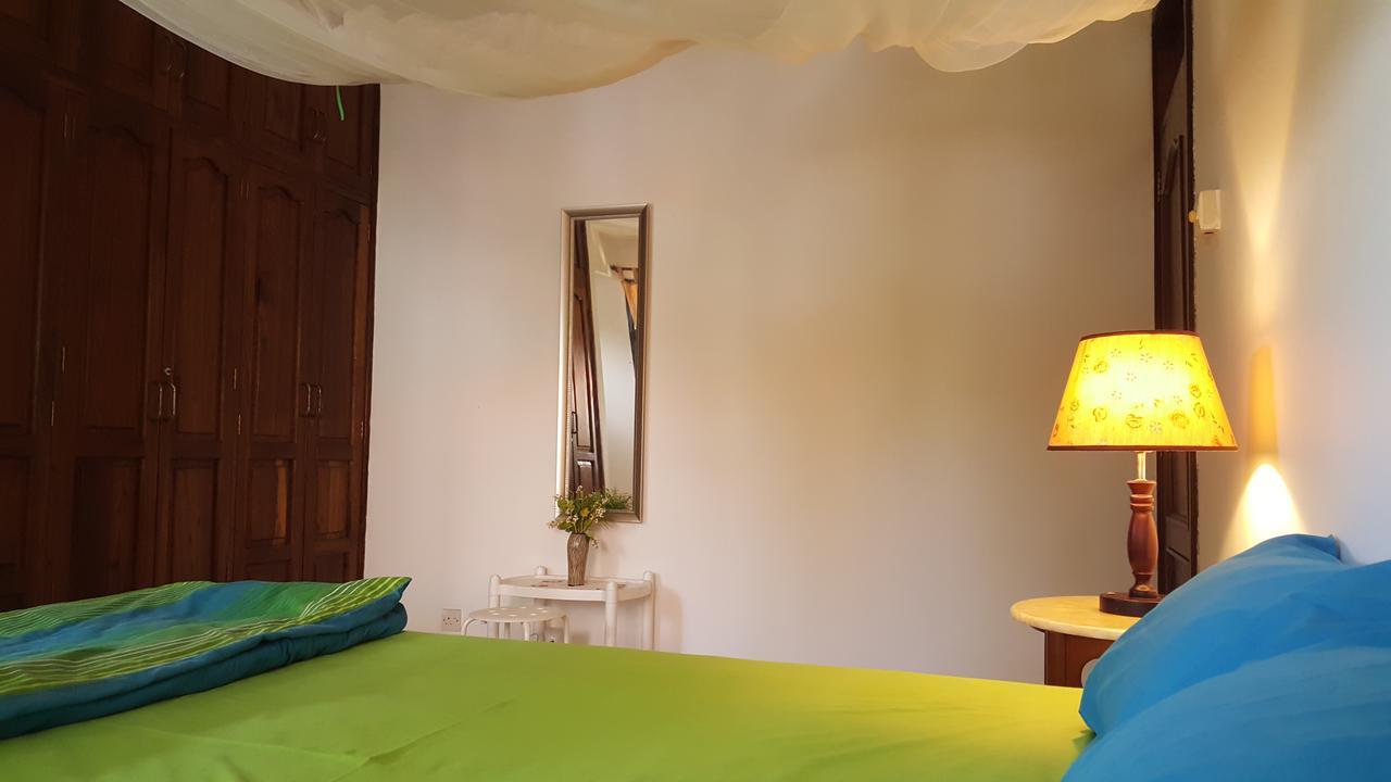 Hunch Backpackers Hostel Dar es Salaam Exterior photo