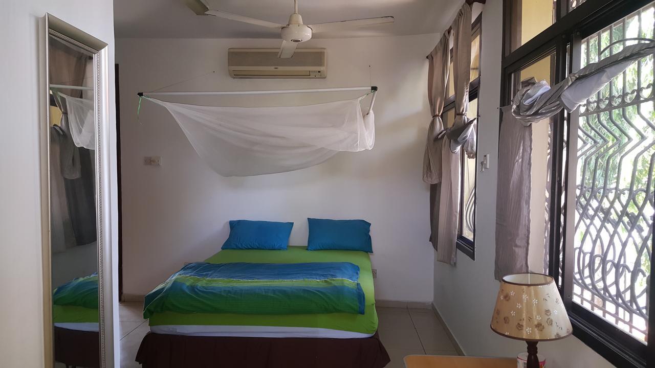 Hunch Backpackers Hostel Dar es Salaam Exterior photo