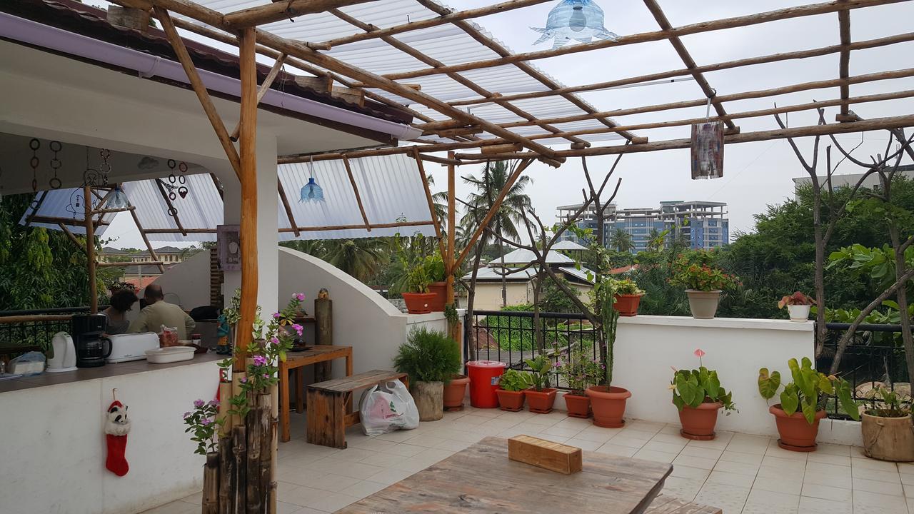 Hunch Backpackers Hostel Dar es Salaam Exterior photo