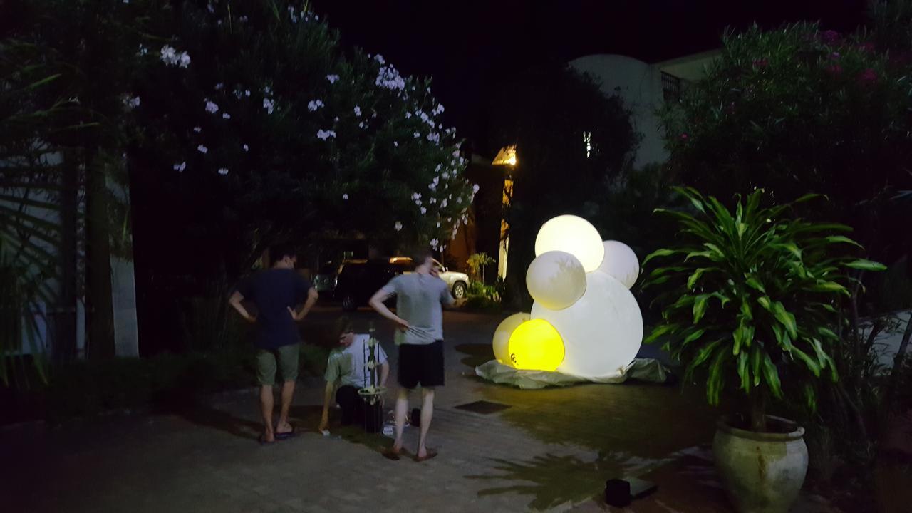 Hunch Backpackers Hostel Dar es Salaam Exterior photo
