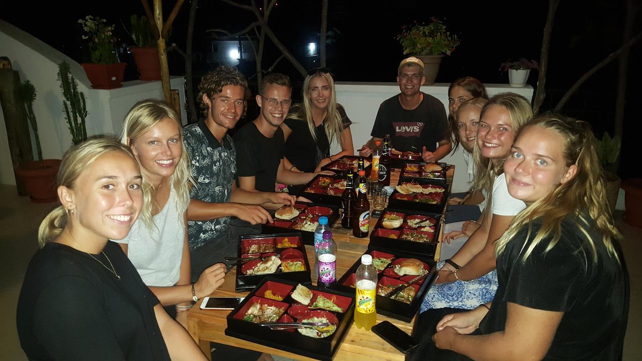 Hunch Backpackers Hostel Dar es Salaam Exterior photo