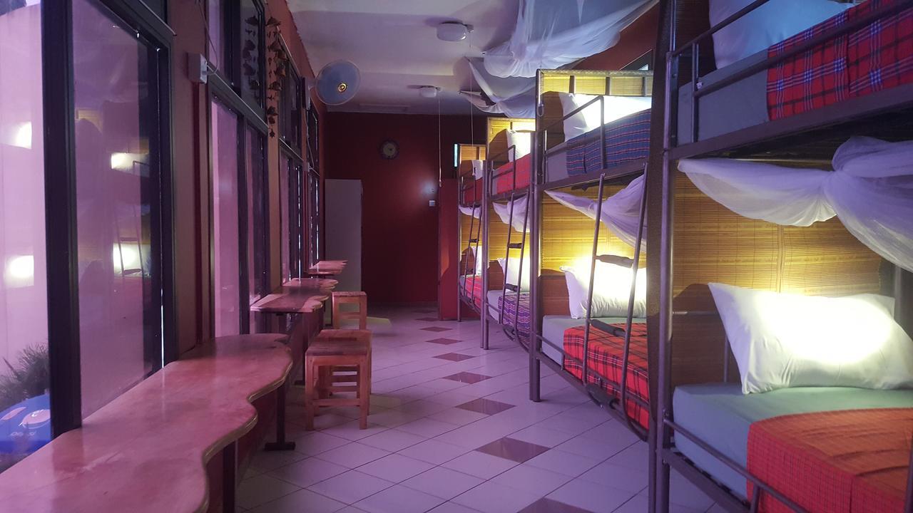 Hunch Backpackers Hostel Dar es Salaam Exterior photo