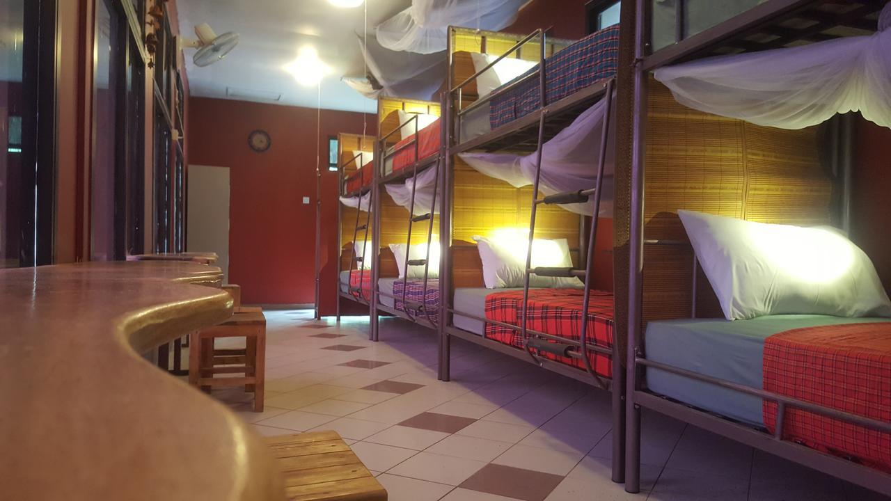 Hunch Backpackers Hostel Dar es Salaam Exterior photo
