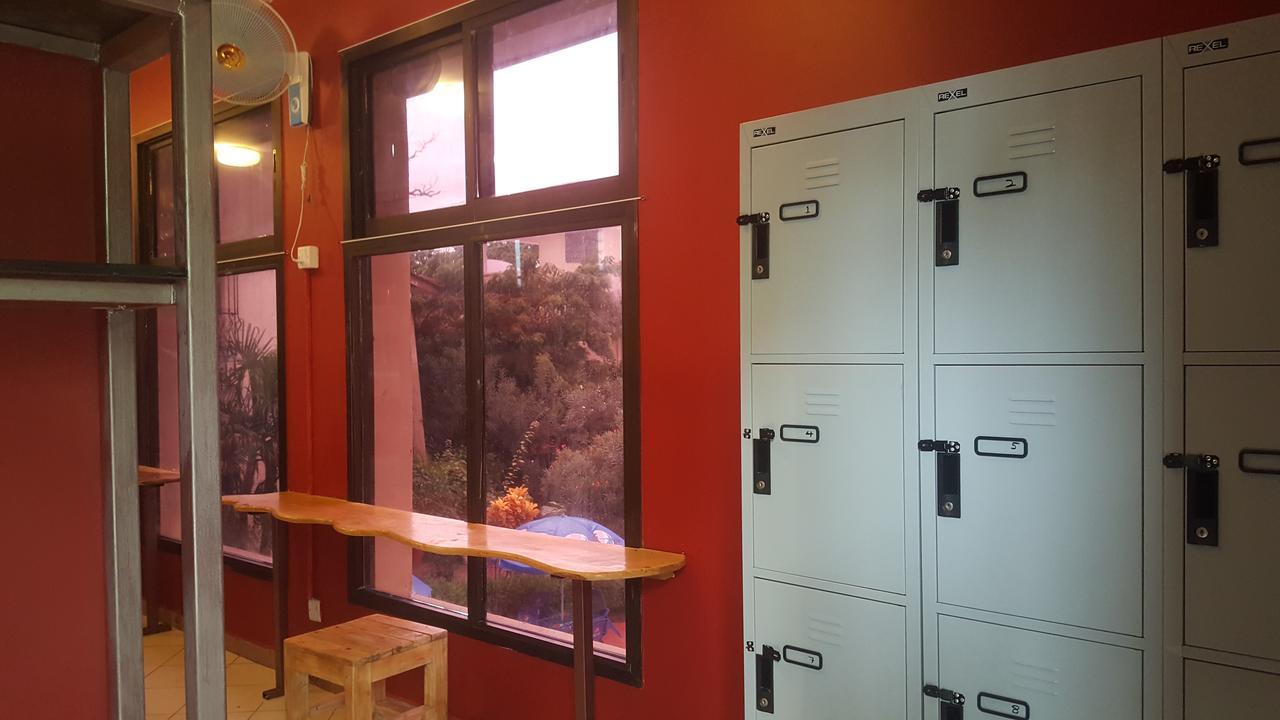 Hunch Backpackers Hostel Dar es Salaam Exterior photo