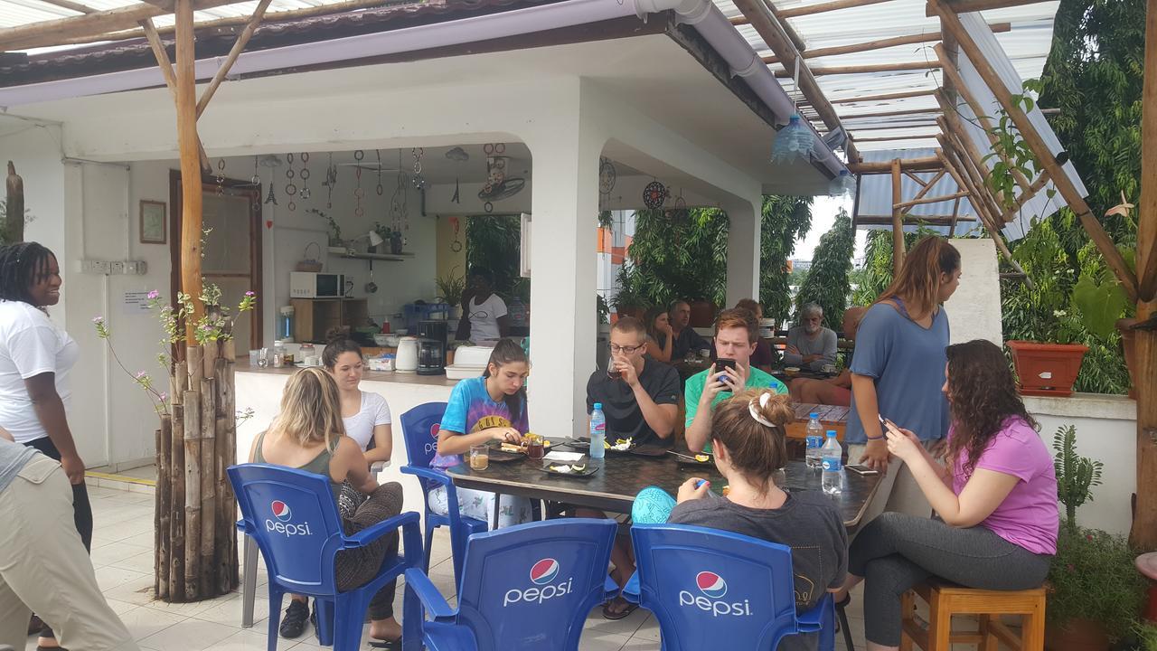 Hunch Backpackers Hostel Dar es Salaam Exterior photo