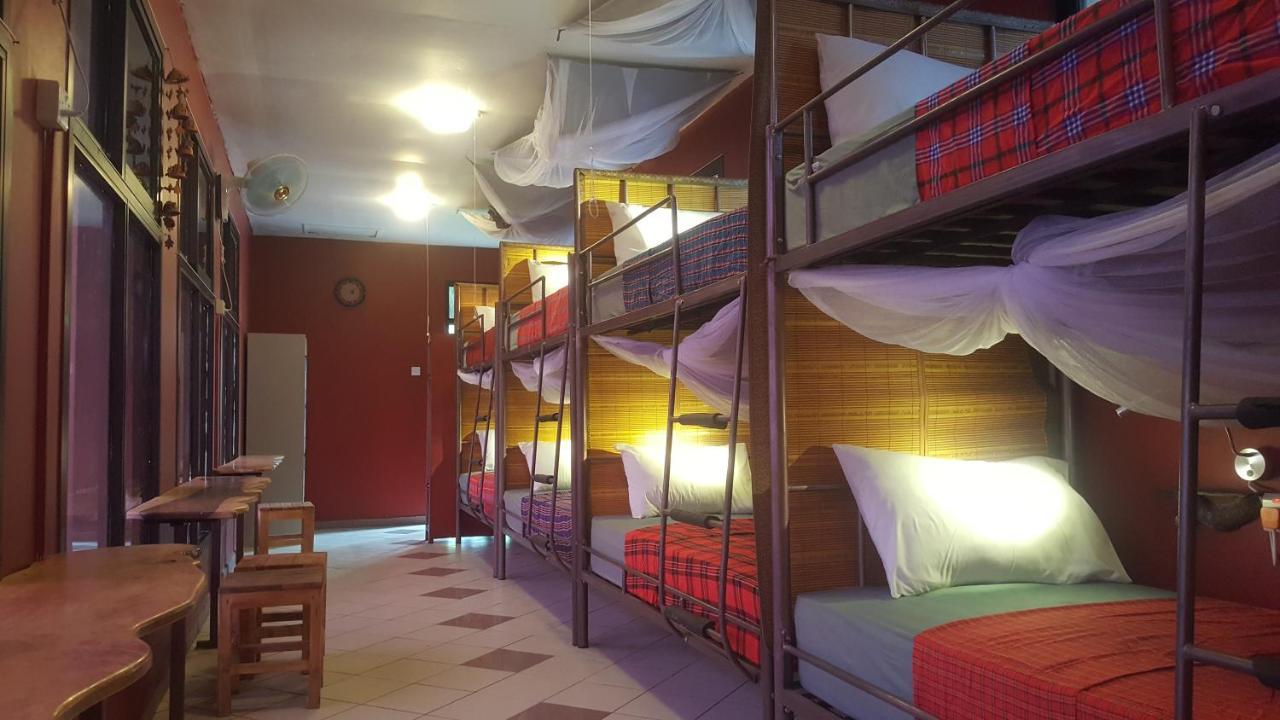 Hunch Backpackers Hostel Dar es Salaam Exterior photo