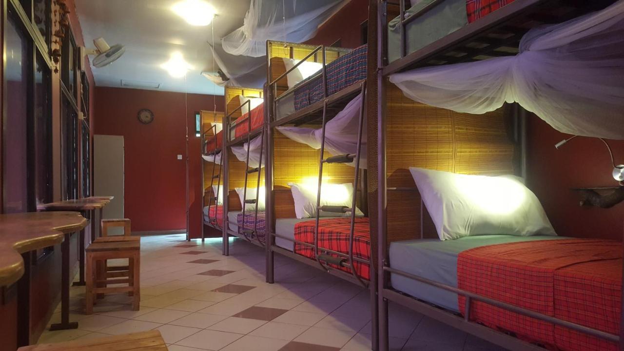Hunch Backpackers Hostel Dar es Salaam Exterior photo